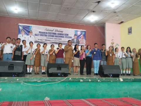 SMA NEGERI 1 RAYA JUARA UMUM FESTIVAL LOMBA SENI DAN SASTRA 